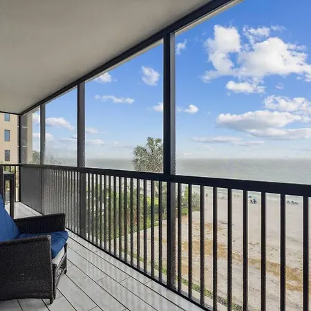 Beachfront High-Rise! Book Today